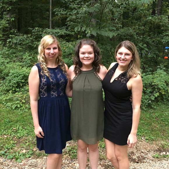 Meet your Posher, Alyssa - Picture 1 of 1